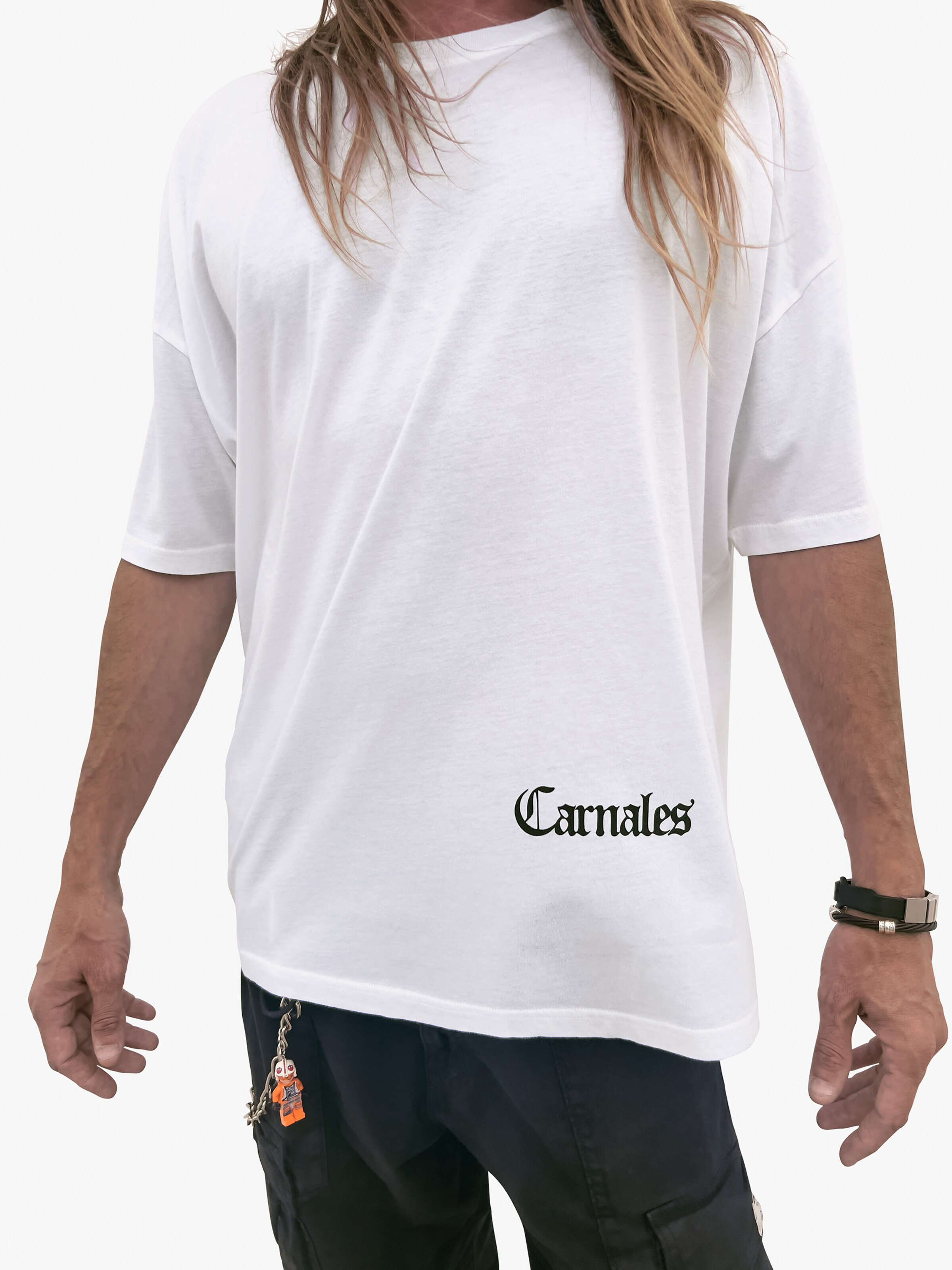 Carnales - Camiseta 'Camiseta' en blanco: frente