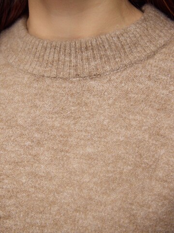 No Matter What Pullover in Braun