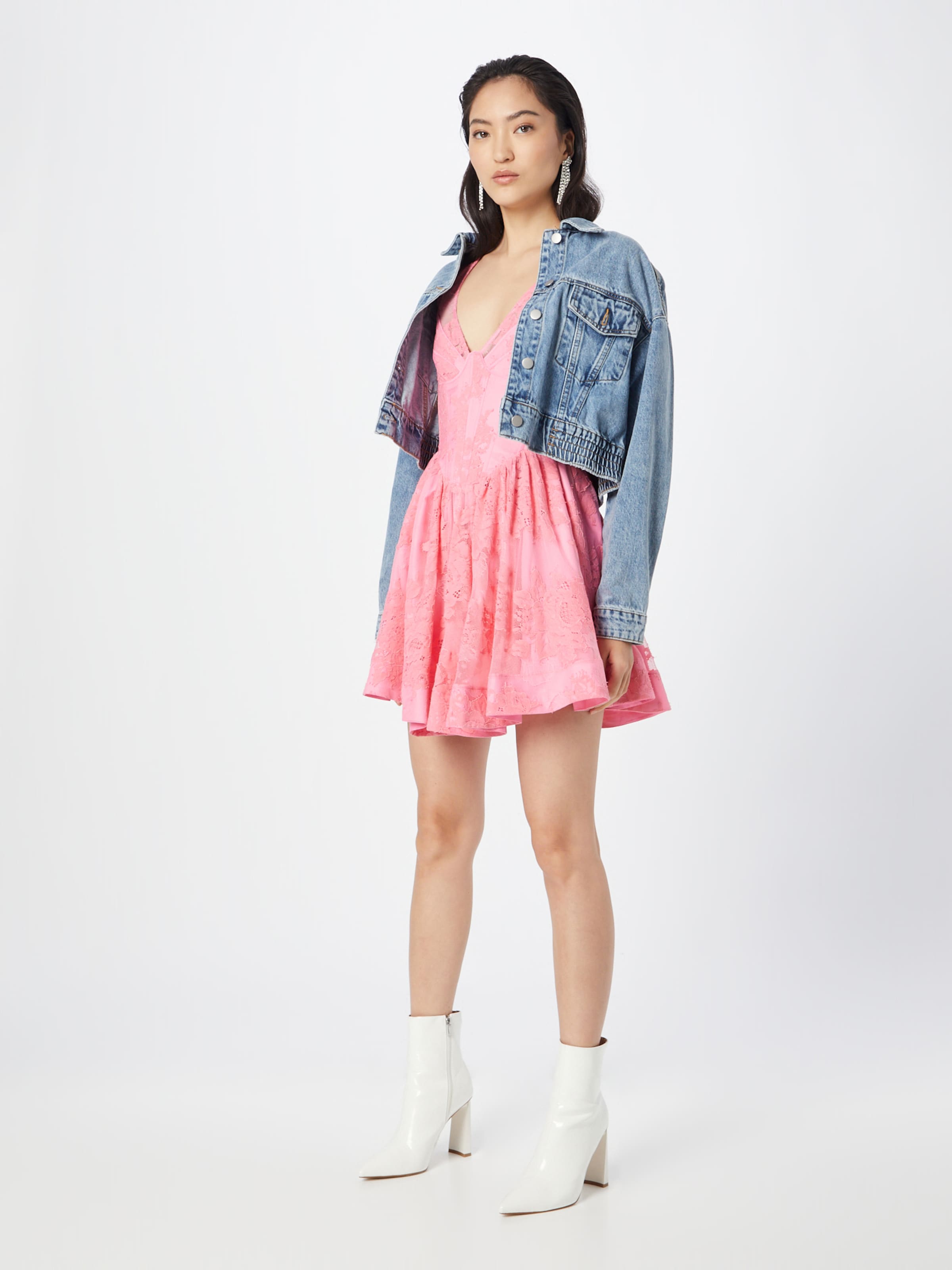 Bardot Cocktail Dress ELLIE in Light Pink ABOUT YOU
