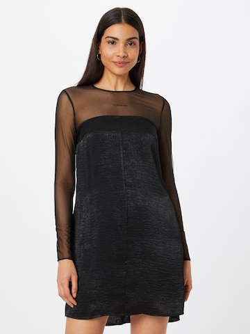 Calvin Klein Jeans - Vestido en negro: frente