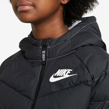 Nike Sportswear Jacke in Schwarz