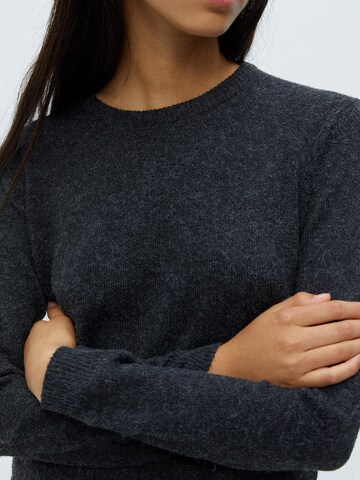 Pull&Bear Pullover in Grau