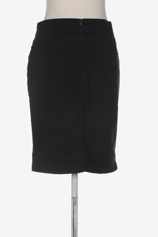 MYMO Skirt in L in Black