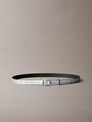 Calvin Klein Ремень в Серебристый