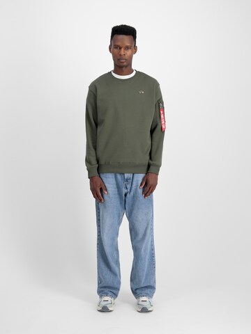 ALPHA INDUSTRIES Sweatshirt in Groen