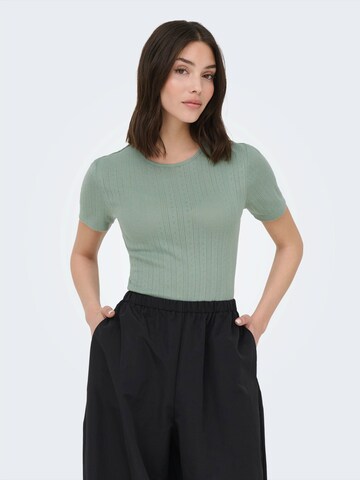 Tricou de la JDY pe verde: față