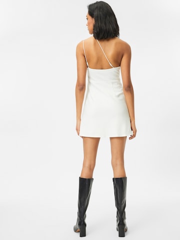 Abercrombie & Fitch Koktejlové šaty – bílá
