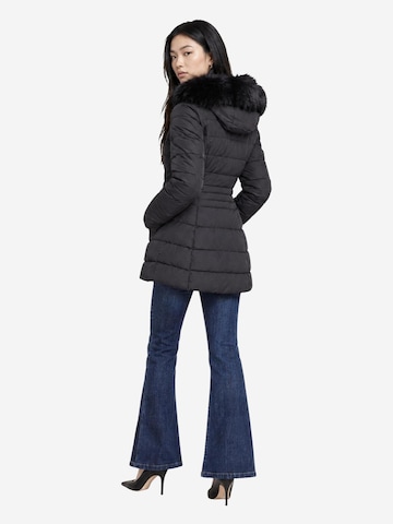 GUESS Winterjas 'JOLANDA STRETCH PUFF W6BL77 W4713' in Zwart