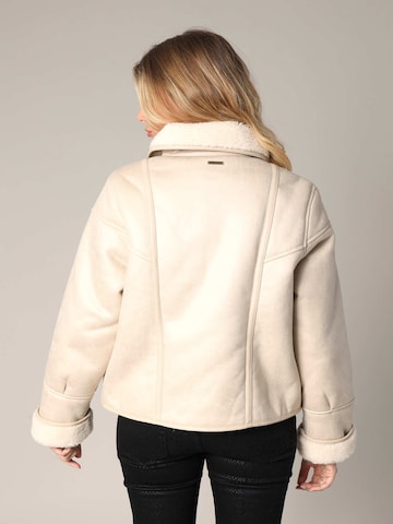 Veste mi-saison Deeluxe en blanc