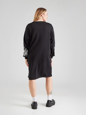 Rochie de la ONLY Carmakoma pe negru