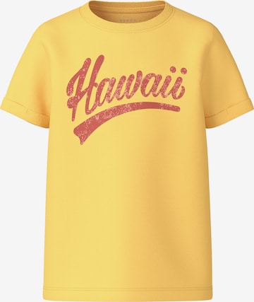 NAME IT T-shirt 'VUX' i gul: framsida