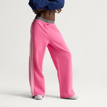ADIDAS ORIGINALSWide Leg/ Široke nogavice Hlače 'AdiSignature' - roza boja: prednji dio