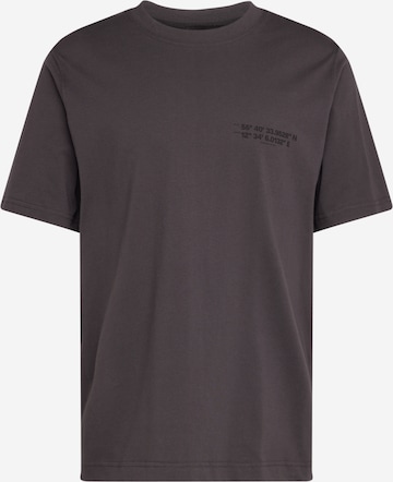 MADS NORGAARD COPENHAGEN Bluser & t-shirts 'Frode' i grå: forside