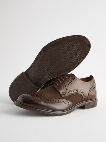 Chaussure à lacets 'Brogues' Next en marron