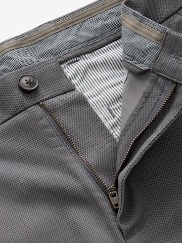 regular Pantaloni chino di Next in grigio