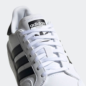 ADIDAS ORIGINALS Tennarit ' Team Court Schuh ' värissä valkoinen