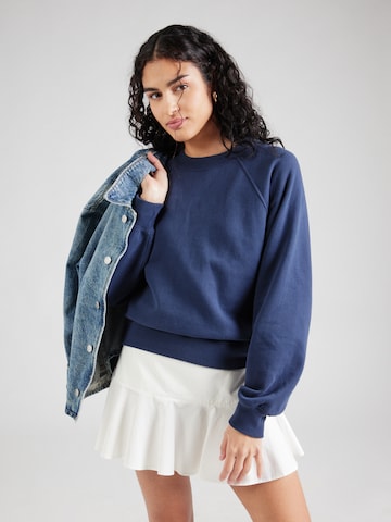 Abercrombie & Fitch Majica 'ESSENTIAL' | modra barva: sprednja stran