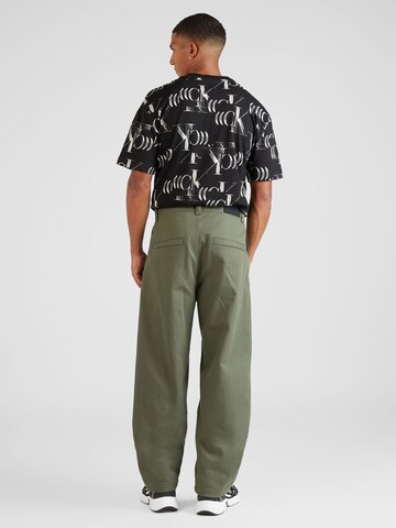 Calvin Klein Jeans Regular Pleat-front trousers in Green