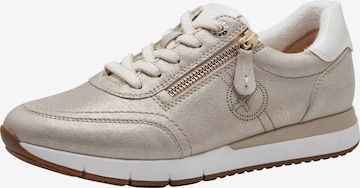 Baskets basses Tamaris en beige : devant