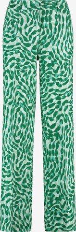 GERRY WEBER Regular Pleated Pants in Green: front