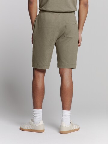 No Excess Regular Pants in Green