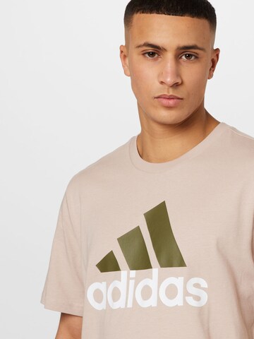 ADIDAS SPORTSWEAR - Camiseta funcional 'Essentials Big Logo' en beige