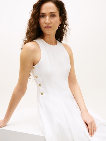 Robe TOMMY HILFIGER en blanc