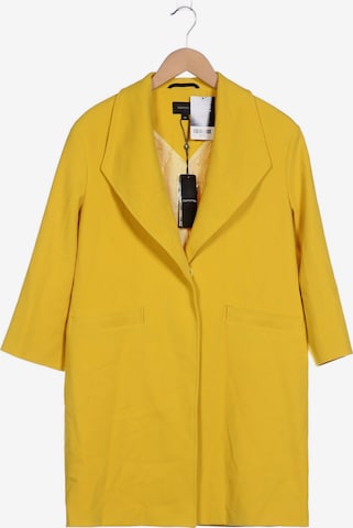 COMMA Jacket & Coat in XS in Yellow: front