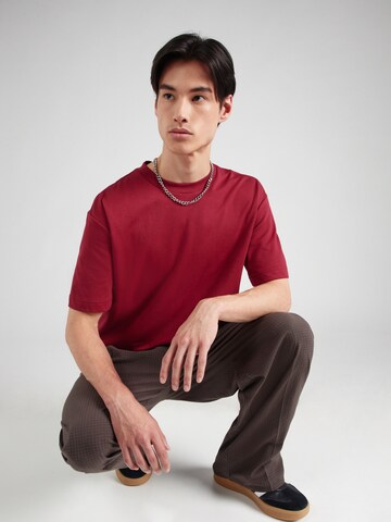 T-Shirt HOLLISTER en rouge : devant