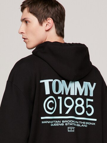 Tommy Jeans Mikina – černá