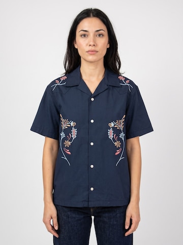 Comfort fit Camicia 'SS W Resort Shirt Navy Floral Blue' di WRANGLER in blu