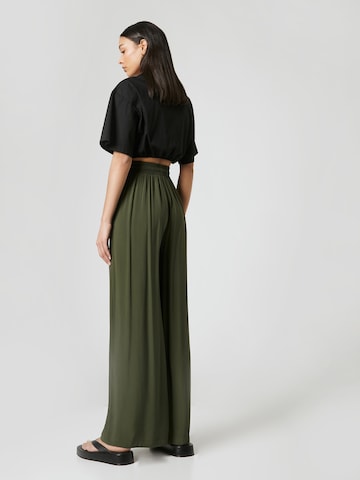 Guido Maria Kretschmer Women Wide leg Pants 'Janay' in Green