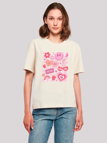 T-shirt 'Retro Valentinstag Herz Rainbow Fruits' F4NT4STIC en beige : devant