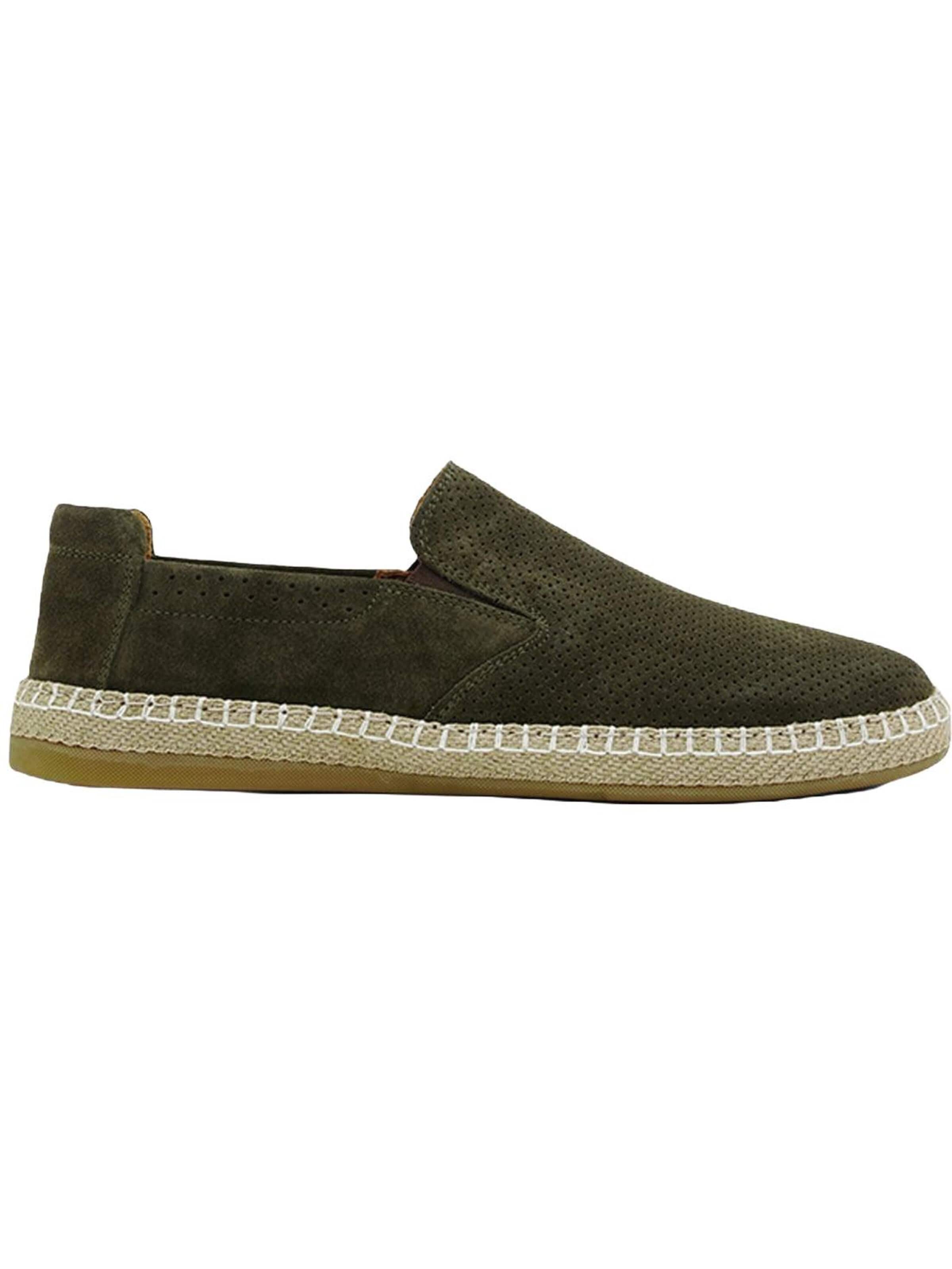 Desa Slip-ons in Green