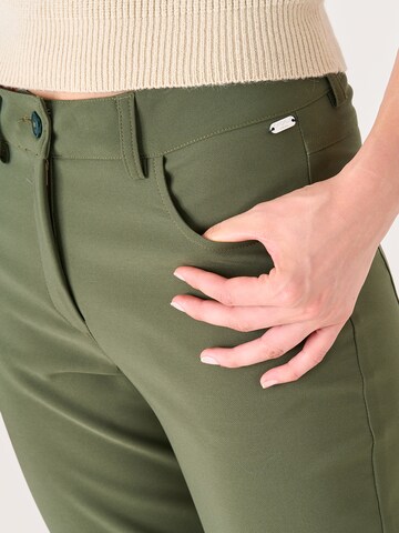 Regular Pantalon 'Kateb' Camomilla Italia en vert