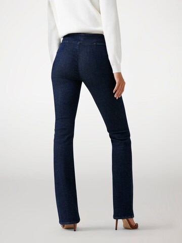 GUESS Flared Jeggings in Blue