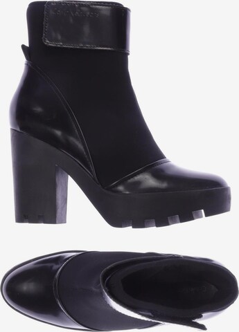 Calvin Klein Jeans Dress Boots in 39 in Black: front
