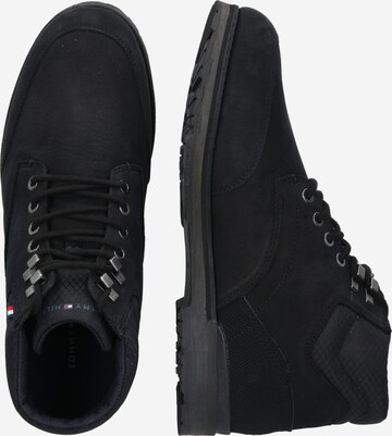 TOMMY HILFIGER - Botas con cordones en negro