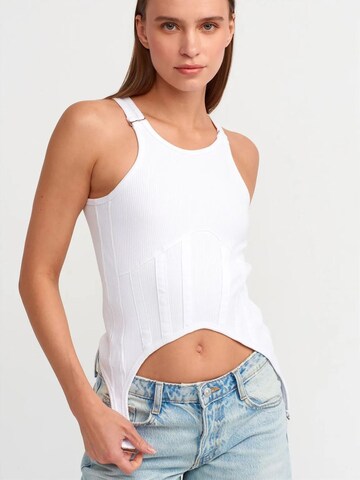 Haut Dilvin en blanc