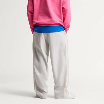 ADIDAS ORIGINALSLoosefit Hlače 'AdiSignature' - siva boja