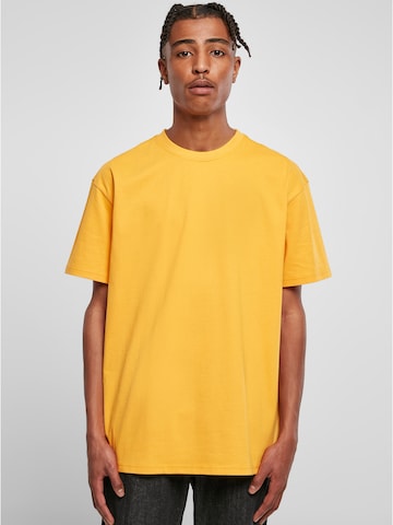 T-Shirt Urban Classics en jaune : devant