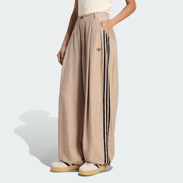 ADIDAS ORIGINALS - Ropa ancha Pantalón plisado en beige: frente