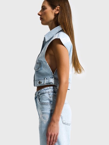 IT'S BASIC Bodywarmer 'RHINESTONE DENIM WAISTCOAT' in Blauw