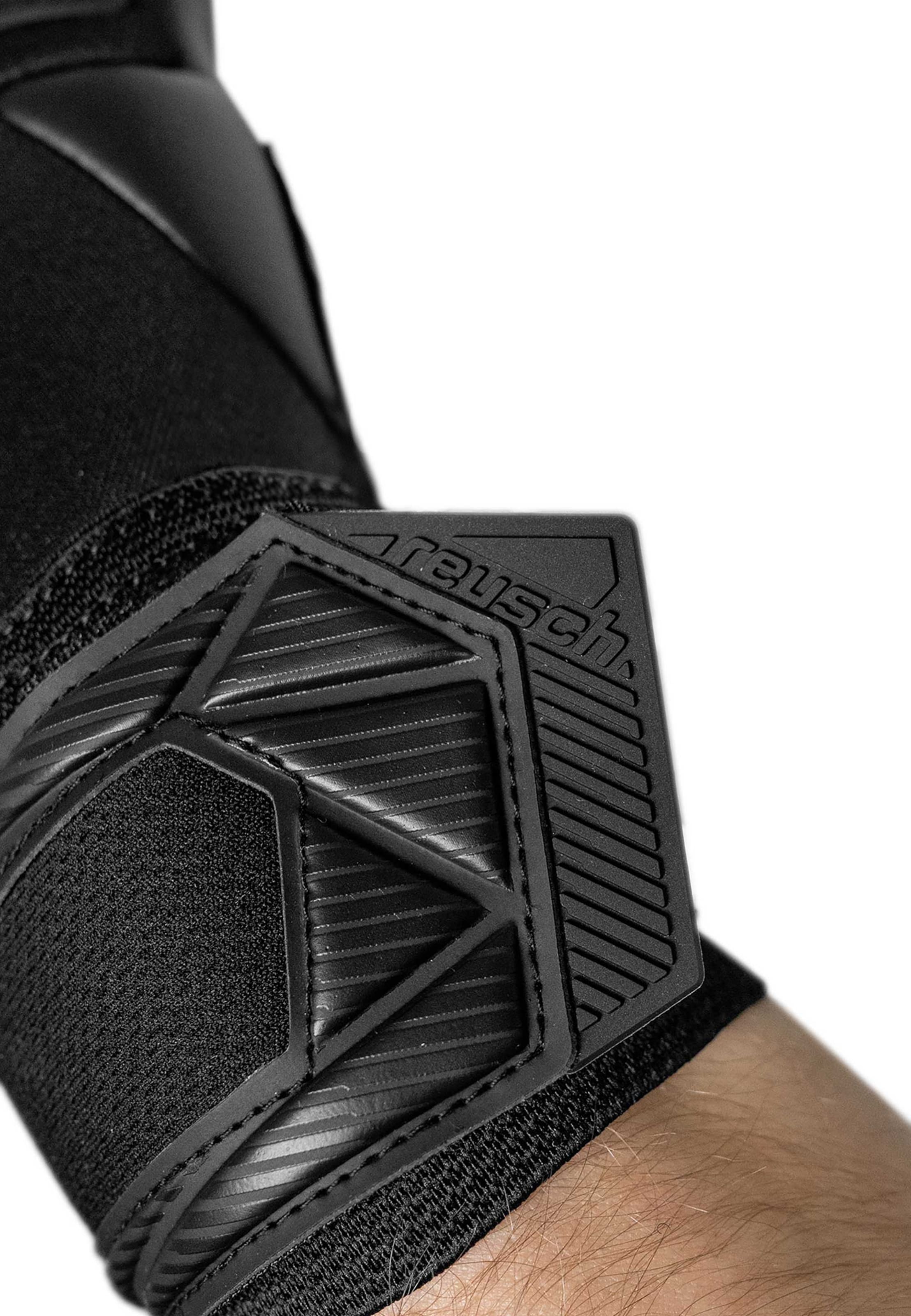 REUSCH Torwarthandschuhe 'Attrakt Freegel Infinity' in Schwarz