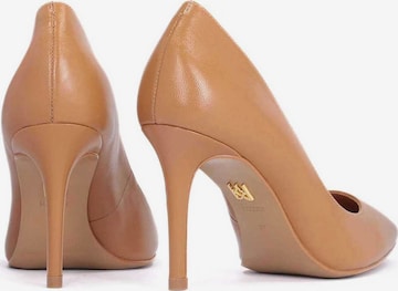 Kazar Pumps in Brown