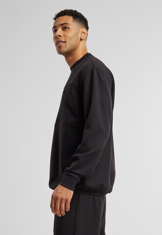 Urban Classics Sweatshirt in Black