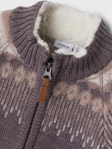 NAME IT - Jersey en gris