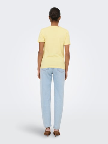 T-shirt 'ONLKITA' ONLY en jaune