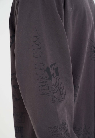 Ed Hardy T-Shirt in Grau