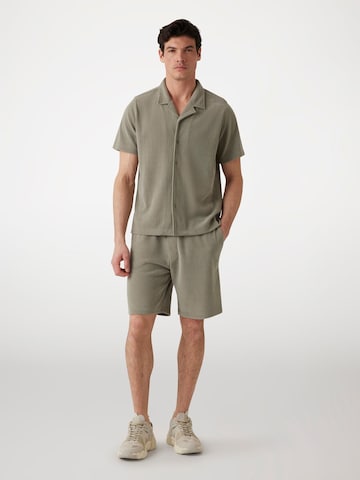 GUESS Regular Fit Hemd in Grün